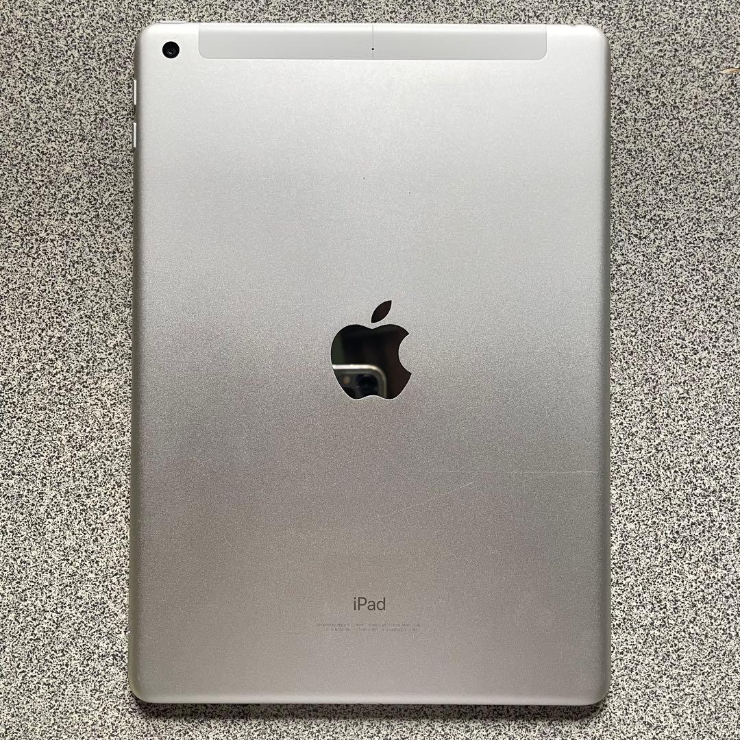 送無料 F7 iPad第6世代 シルバー 32GB Wi-Fi+cellular