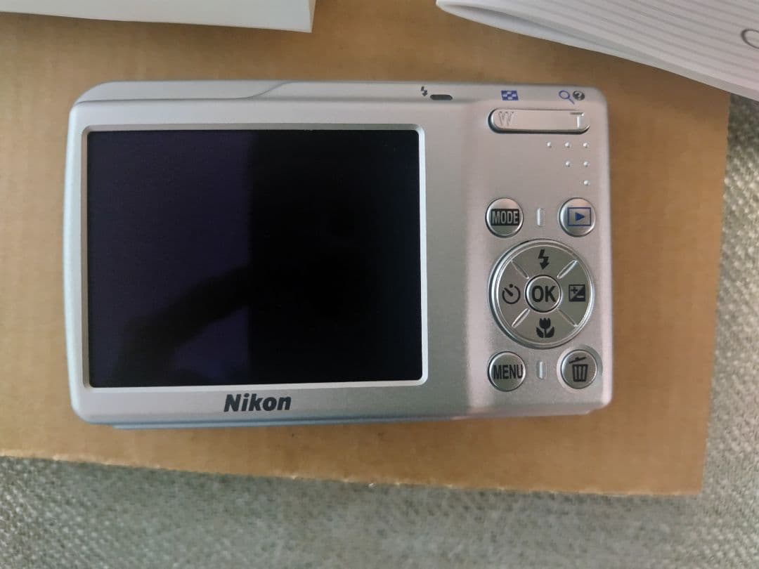 【希少】 Nikon Coolpix S210 シルバー