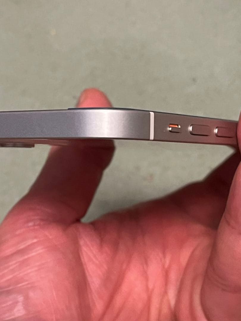 ほぼ美品 iPhone 12 64G SIMロック解除済