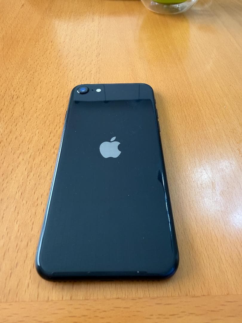 iPhone SE 64GB SIMロックあり