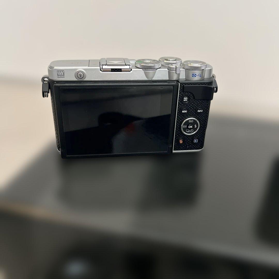 OLYMPUS PEN E-P7 ダブルズームキット