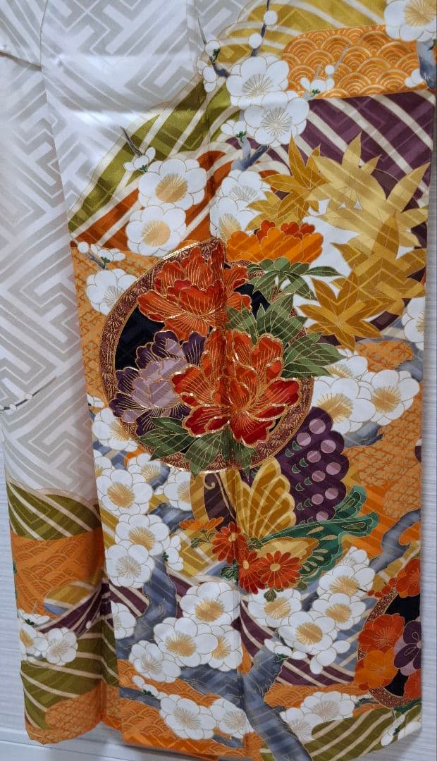 振り袖・帯２点セット　正絹 古典柄 綸子地　 舞華袋帯御所車　草花金糸刺