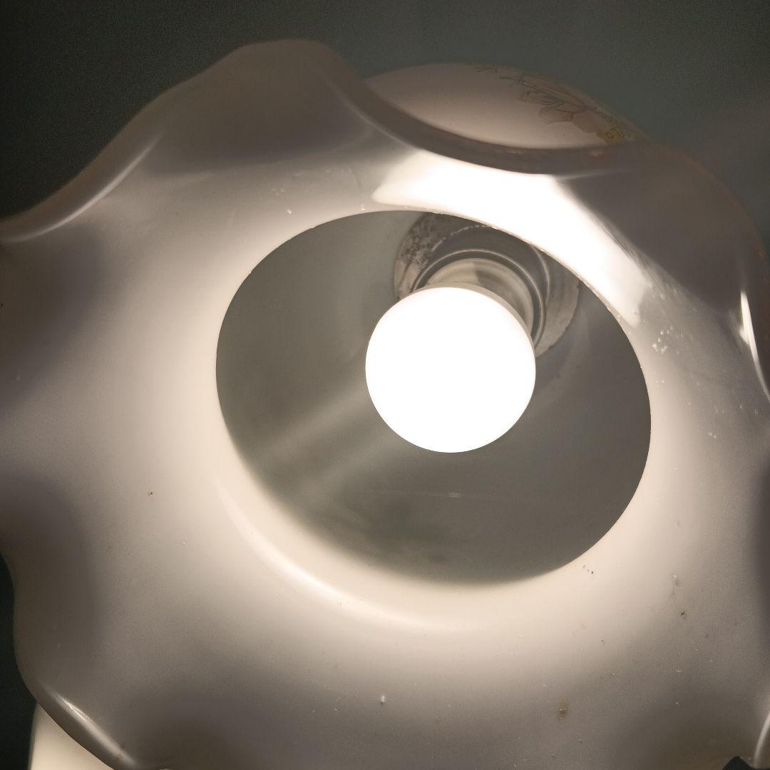 シャンデリア 　フラワー柄　ガラス製