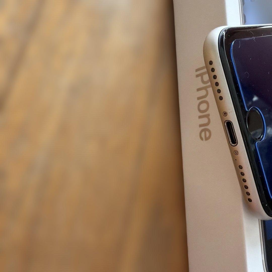 Apple iPhone SE ホワイト第三世代