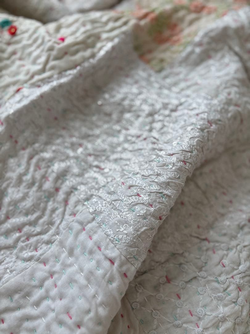 【稀少カラー】インド刺繍　カンタキルト　ヴィンテージ　パッチワーク　マルチカバー