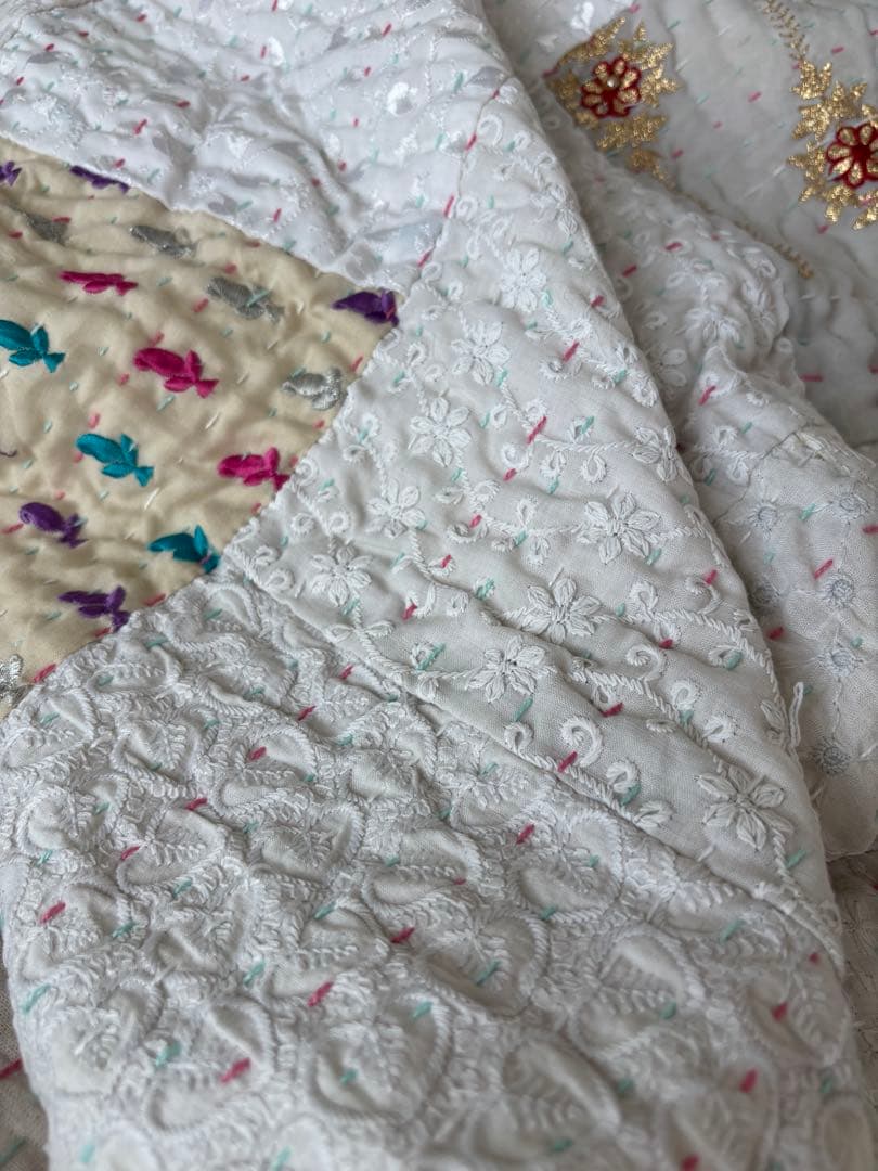 【稀少カラー】インド刺繍　カンタキルト　ヴィンテージ　パッチワーク　マルチカバー