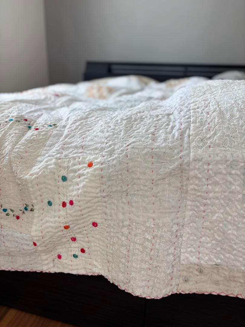 【稀少カラー】インド刺繍　カンタキルト　ヴィンテージ　パッチワーク　マルチカバー