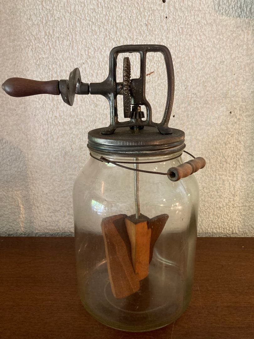アンティーク　1950年代米国Vintage バター撹拌機です。