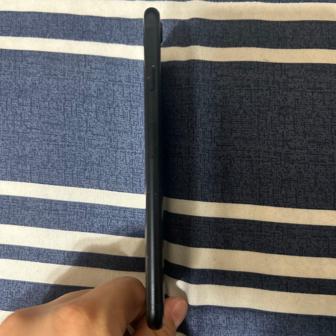 A*n様 iPhone SE 第3世代 64GB ブラック 画面割れなし バッテ