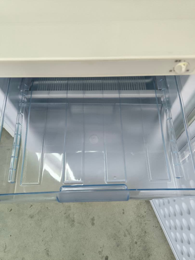 2020年製　ノーフロスト 冷凍庫　チェスト型フリーザー85L 　FFU85R