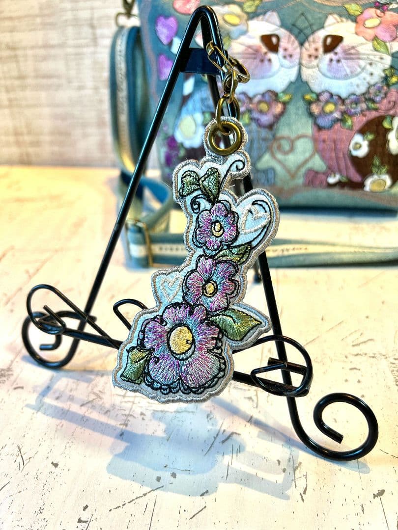 ＊シータ様お纏めリクエスト＊ロラライハリス♡刺繍のショルダーバッグなど