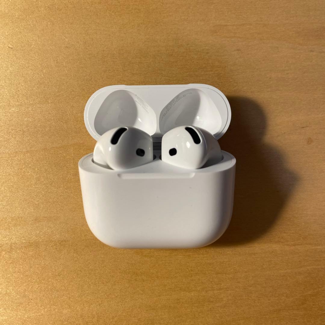 Apple Airpods 4 アクティブノイズキャンセリング搭載