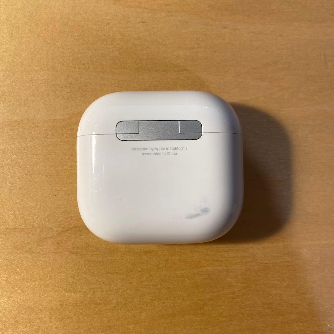 Apple Airpods 4 アクティブノイズキャンセリング搭載