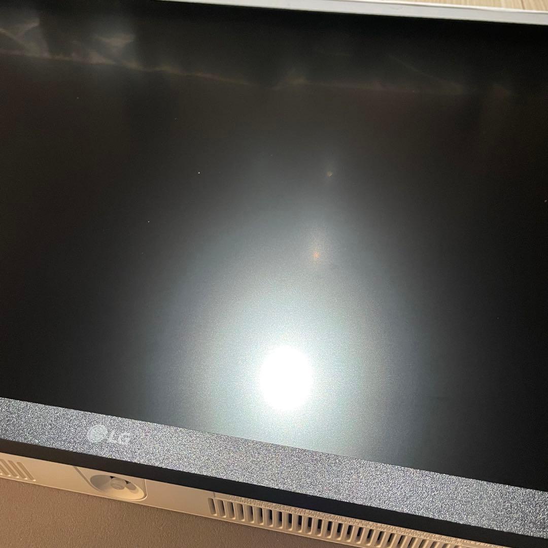 【美品】LG 32UQ850V-W 4K 31.5インチ IPS Black