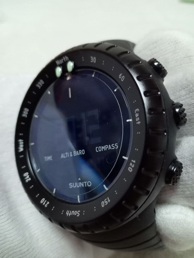 SUUNTO CORE　コア　アウトドア時計　ALL BLACK　未使用に近い