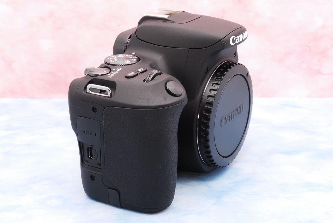 キャノン Kiss X9★一眼レフカメラ★高性能レンズ付★Wi-Fi搭載