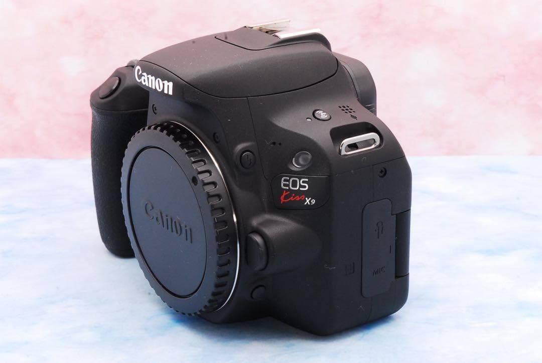 キャノン Kiss X9★一眼レフカメラ★高性能レンズ付★Wi-Fi搭載