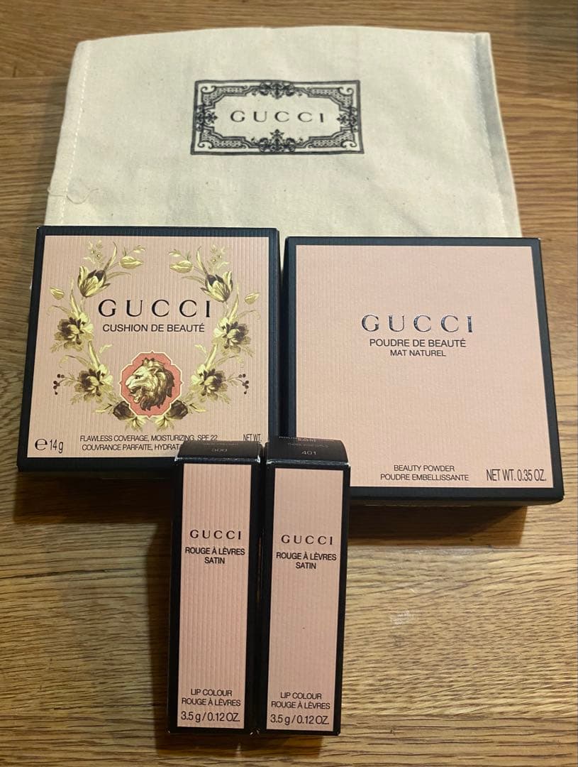 Gucciのルージュ2本、クッションファンデーション、フェイスパウダー4点セット