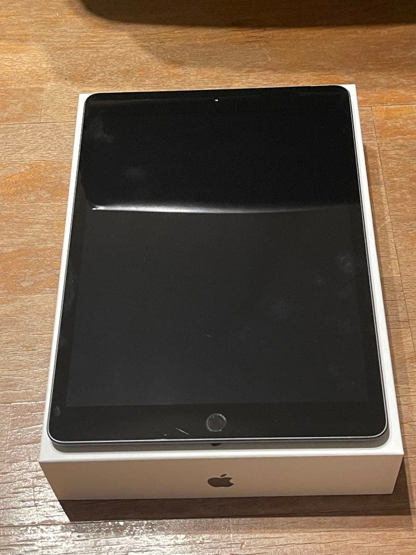 iPad 第8世代 32GB Wi-Fi + Cellularモデル