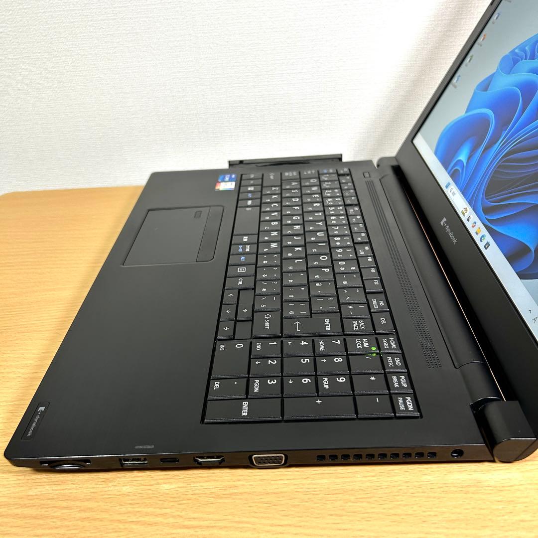 東芝 TOSHIBA dynabook B55/HS i7 512GB 16GB