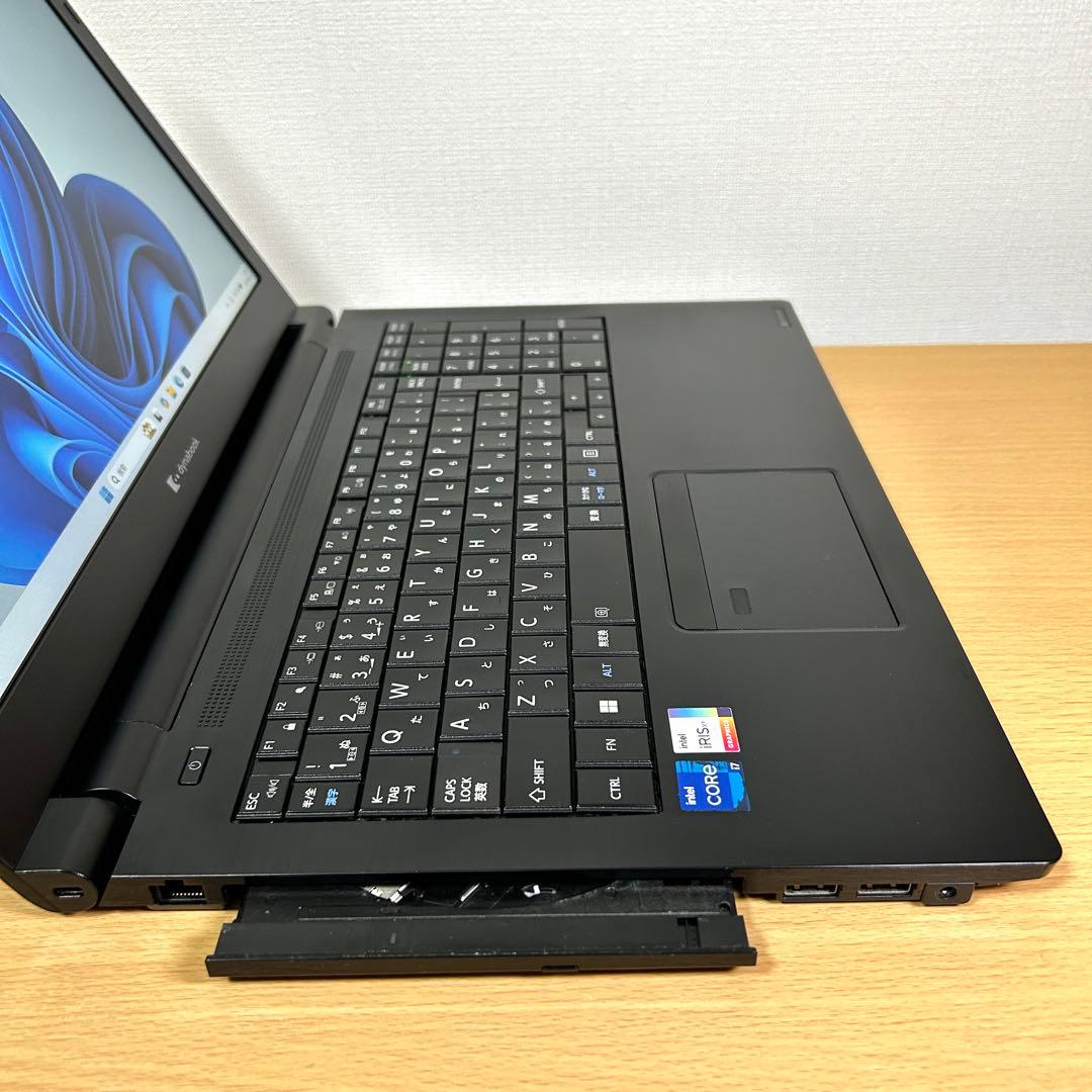 東芝 TOSHIBA dynabook B55/HS i7 512GB 16GB