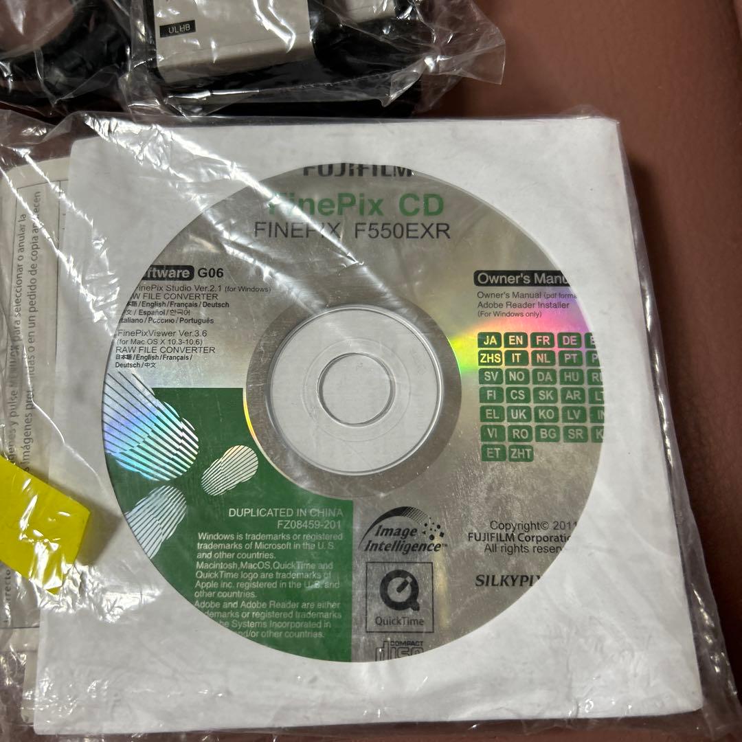 FUJIFILM FINEPIX F550EXR 本体