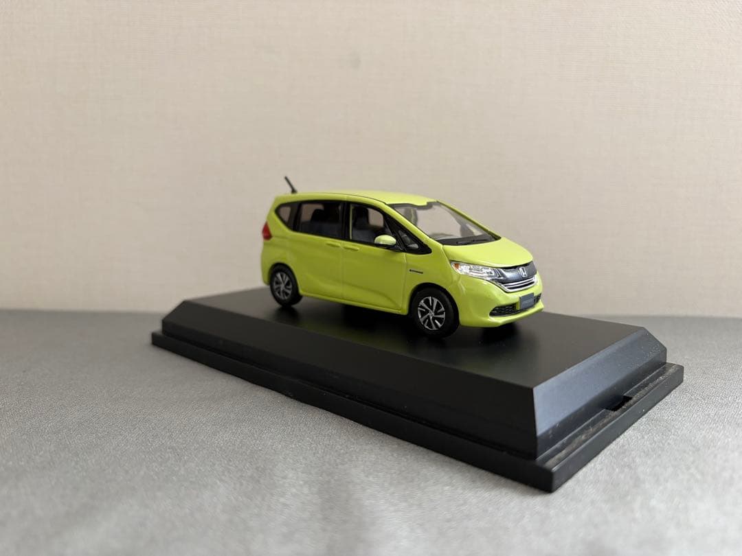 ホンダ フリード カラーサンプル ミニカー シトロンドロップ