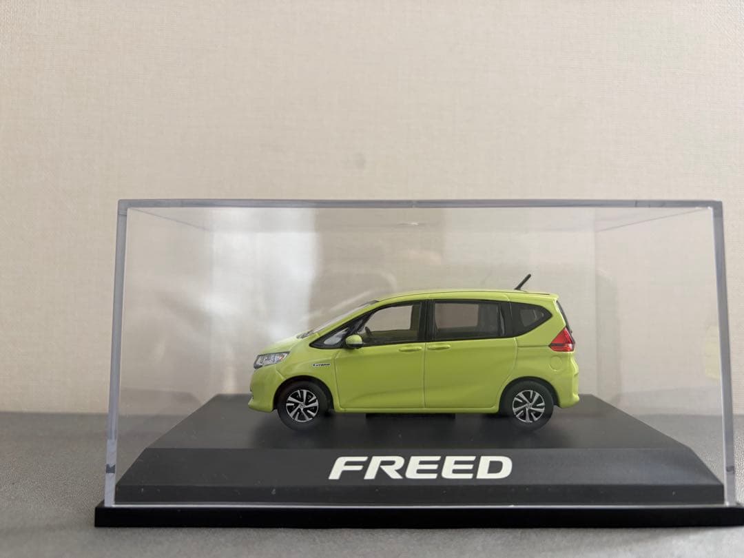 ホンダ フリード カラーサンプル ミニカー シトロンドロップ