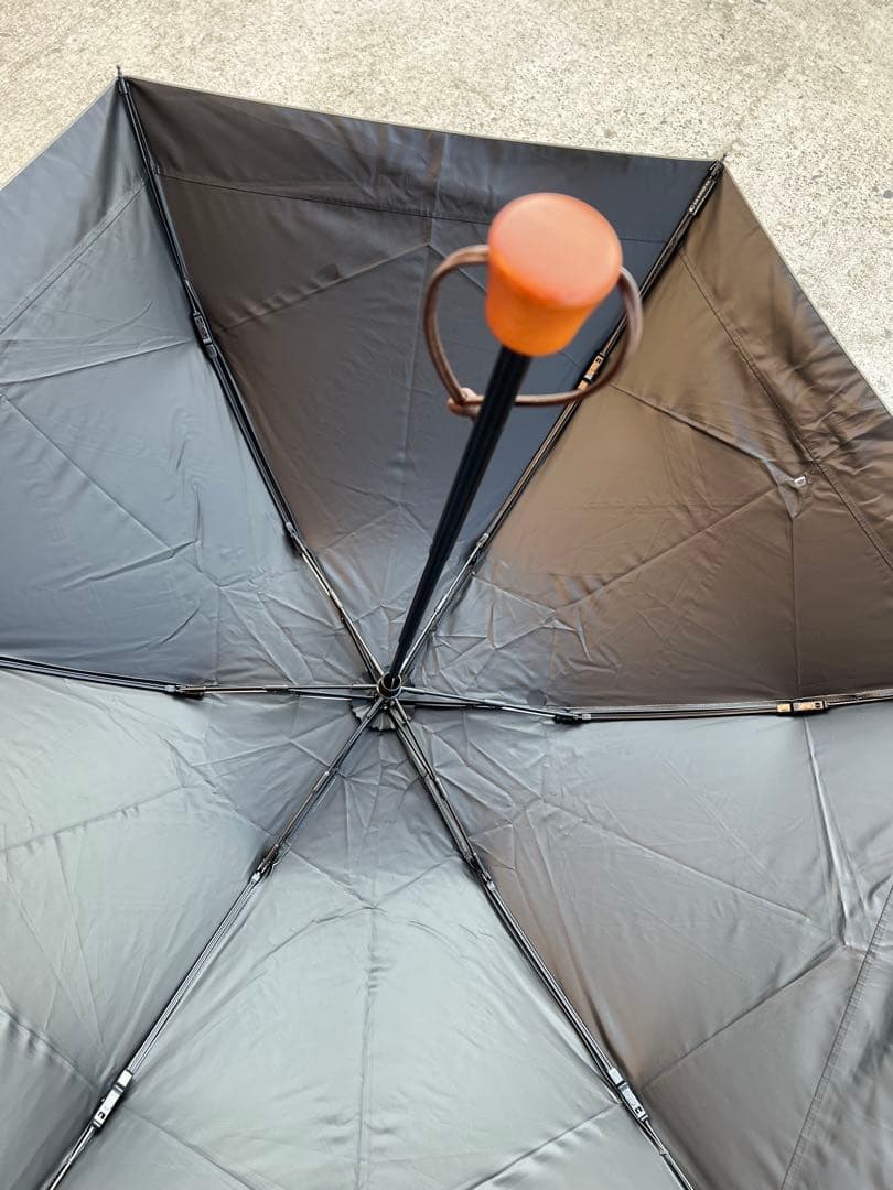 週末限定特価　サンバリア100 三段折り折りたたみ日傘 ホワイト　グレー　コンビ