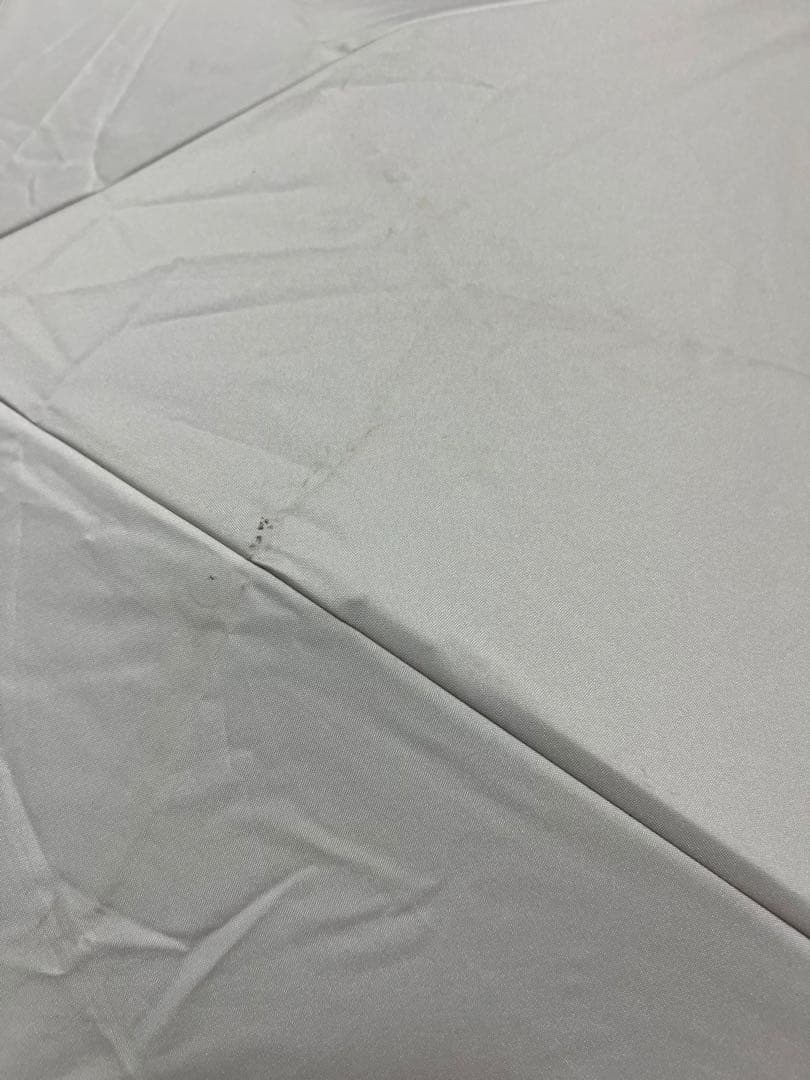 週末限定特価　サンバリア100 三段折り折りたたみ日傘 ホワイト　グレー　コンビ