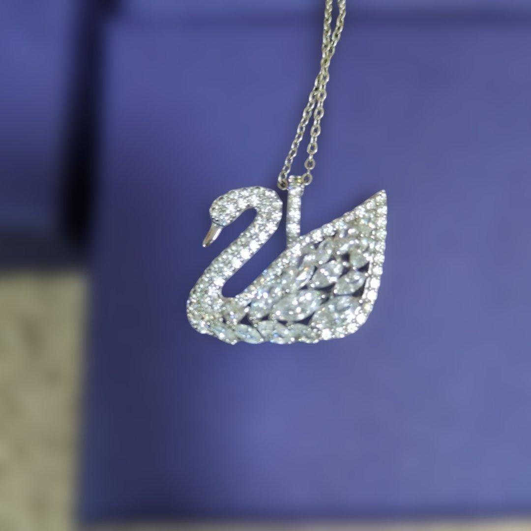 限界売切最終価格！スワロフスキー　ネックレス