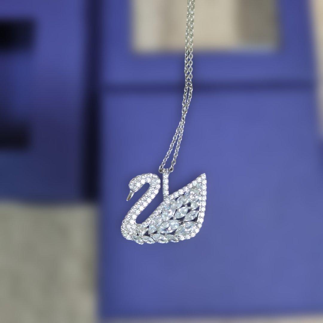 限界売切最終価格！スワロフスキー　ネックレス