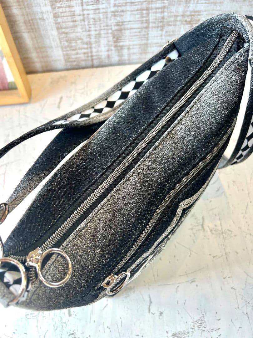 ロラライハリス♡ブラックグラデデニム♡刺繍のふんわり軽量ショルダーバッグ