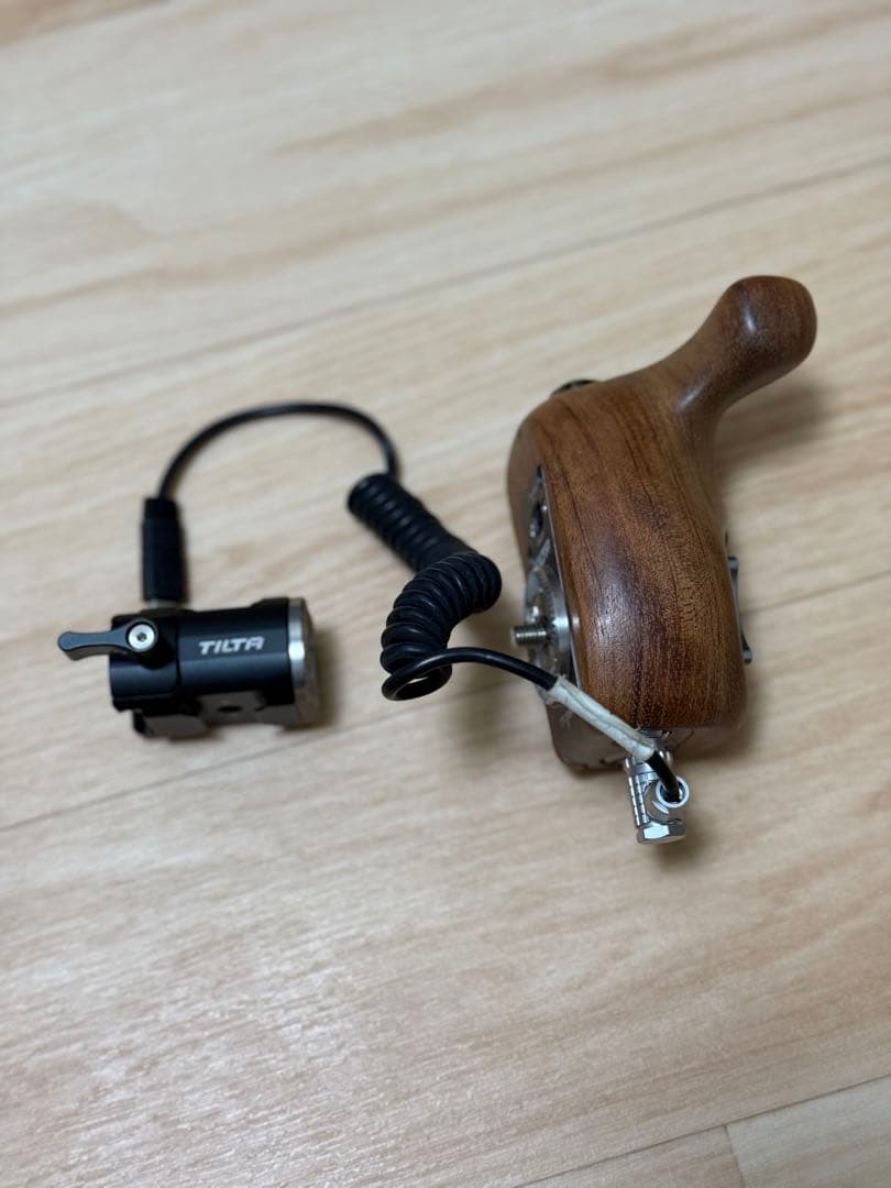 Tilta 木製カメラグリップ　TT-0509-R右手用