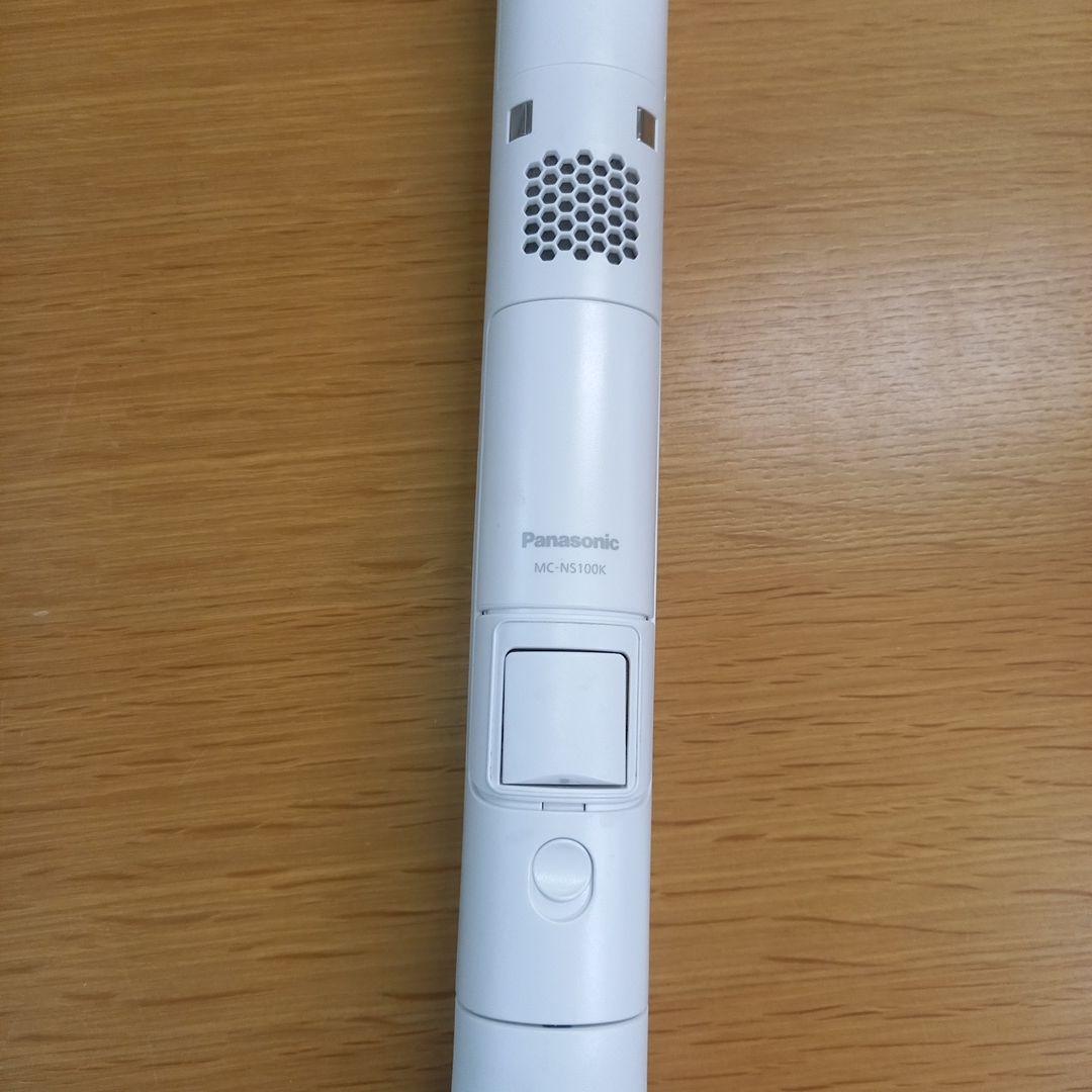 Panasonic　コードレス掃除機　2023年製　MC-NS100K