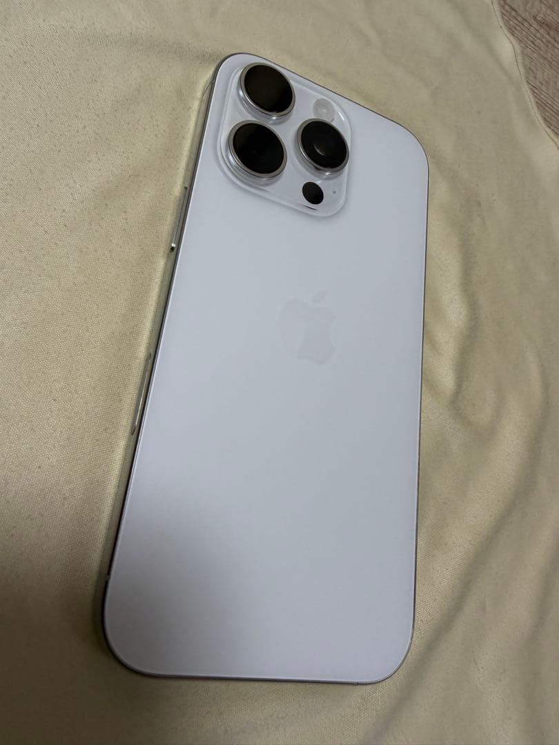 綺麗　iPhone 16Pro 256GB ホワイトバッテリー99%SIMフリー