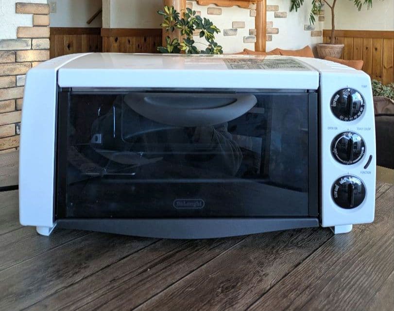 新品　デロンギ　コンベクションオーブン / ピザ&トースト EO1202J-W