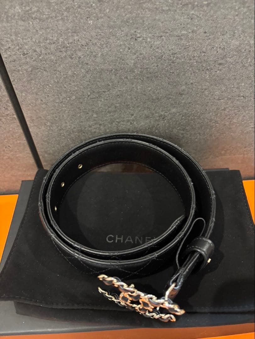 CHANEL チェーンロゴ　マトラッセレザー　ベルト70㎝★美品★