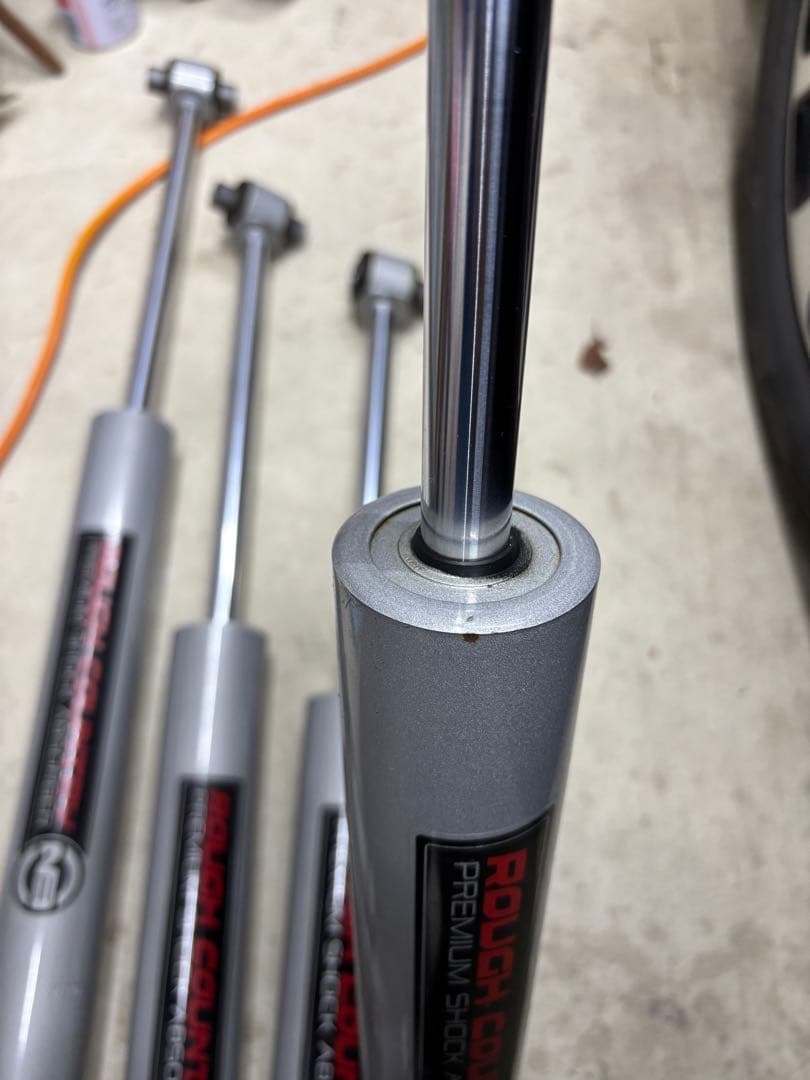 ［Umi.］ ラフカントリー　JLラングラー　N3ショックアブソーバー