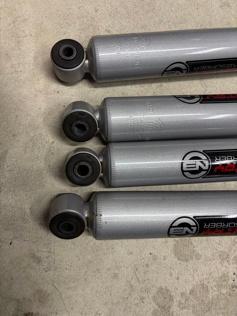 ［Umi.］ ラフカントリー　JLラングラー　N3ショックアブソーバー