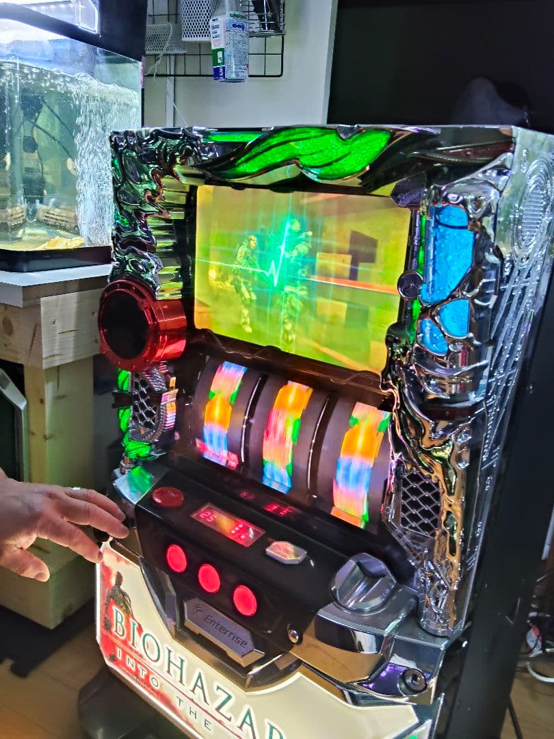 BIOHAZARD: INTO THE PANIC スロットマシン