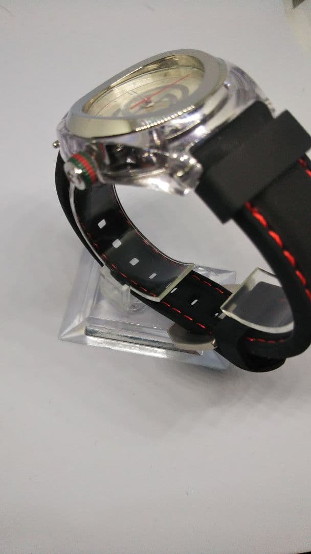 GUCCI シンク シルバー ブラック ラバーベルト 時計