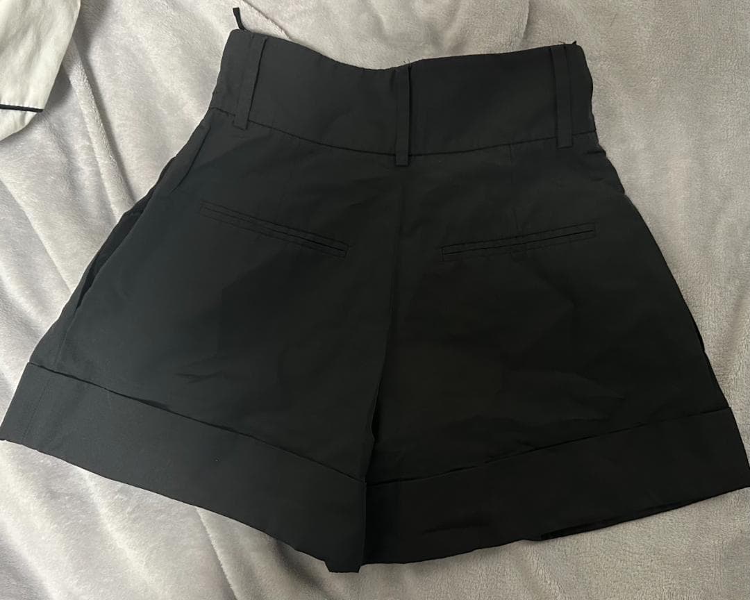 VALENTINO Aライン　ショートパンツ