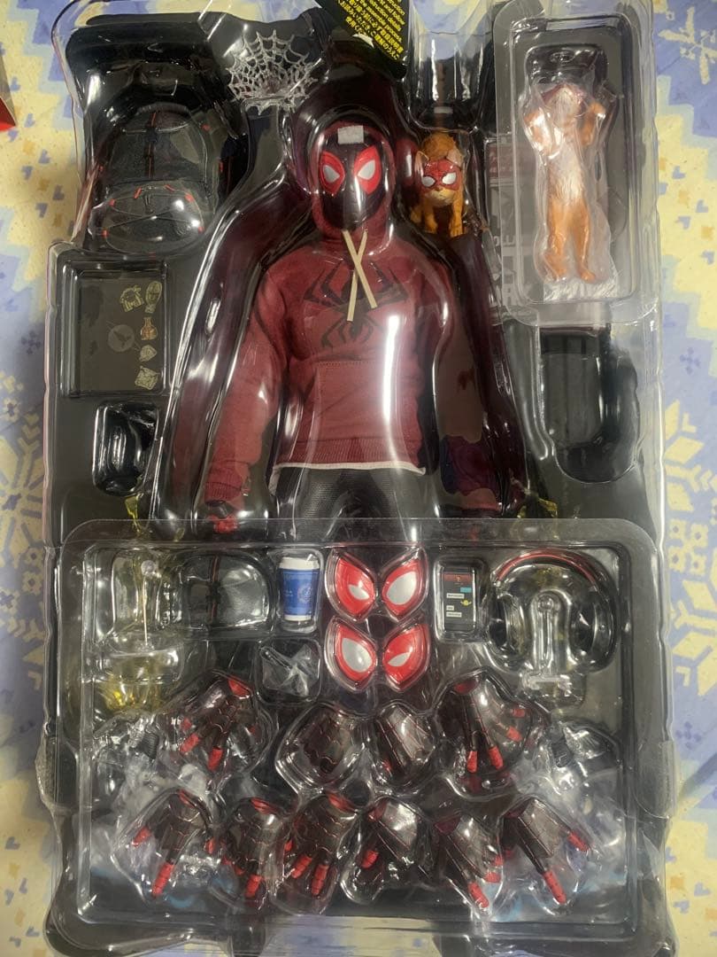 ホットトイズ　スパイダーマン /マイルス・モラレス　売店の看板猫スーツ