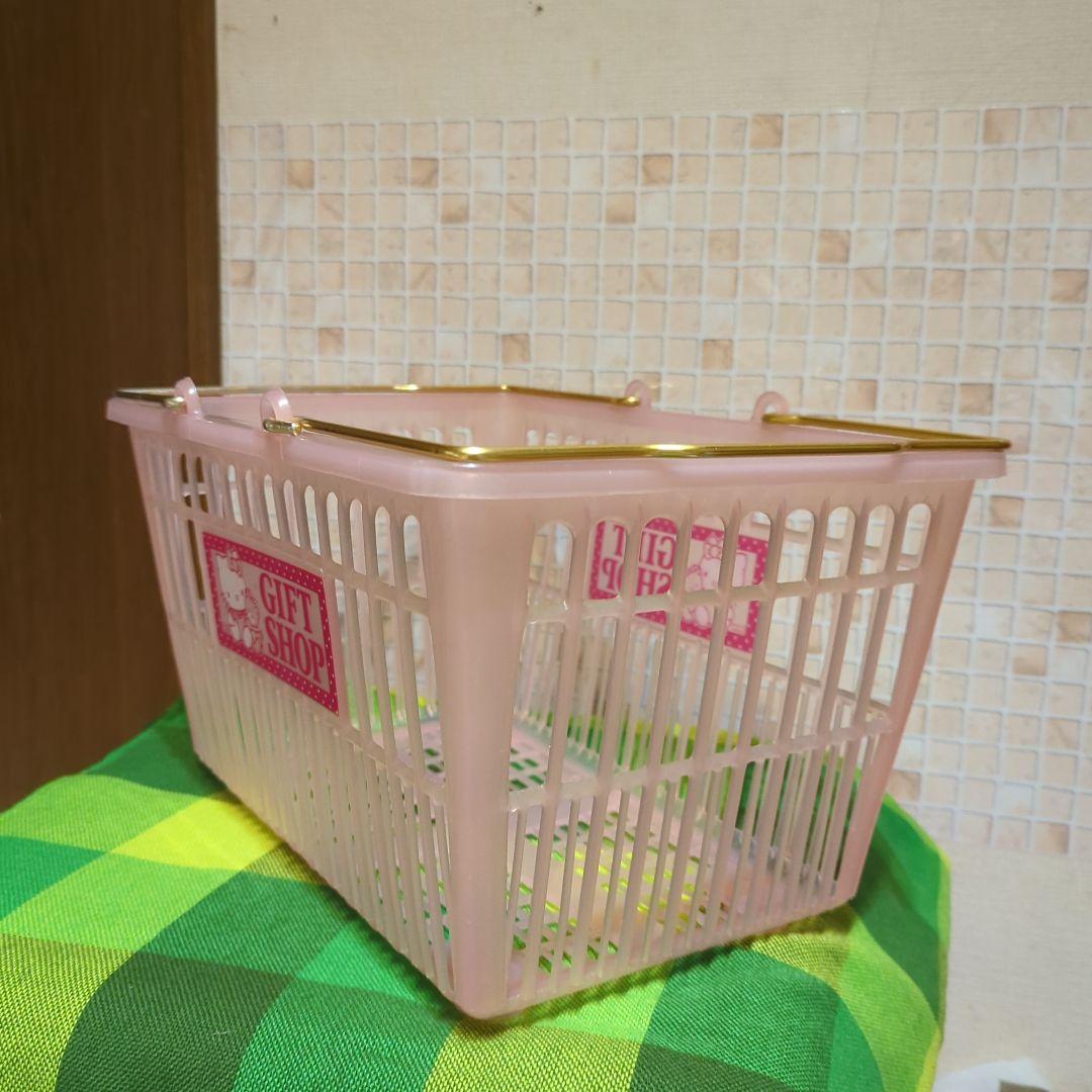 ハローキティ バスケット カゴ レトロ　GIFT　SHOP　©️76;86