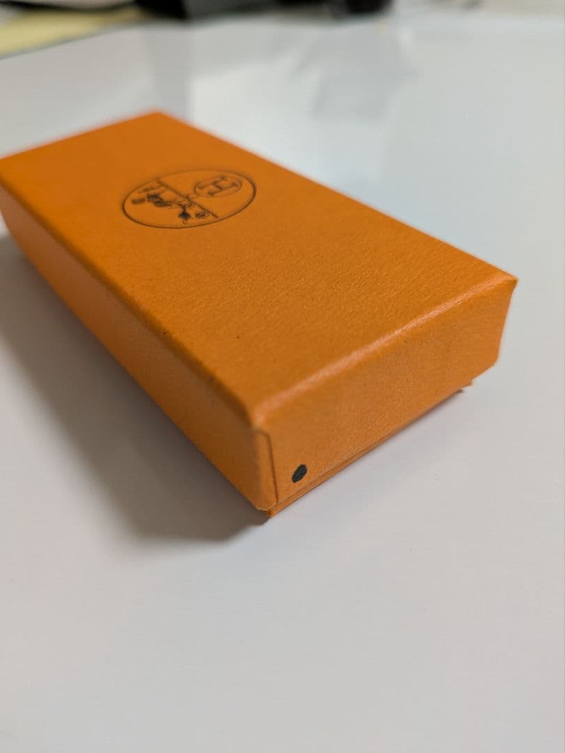 【新品・未使用】HERMES レザーキーホルダー H型