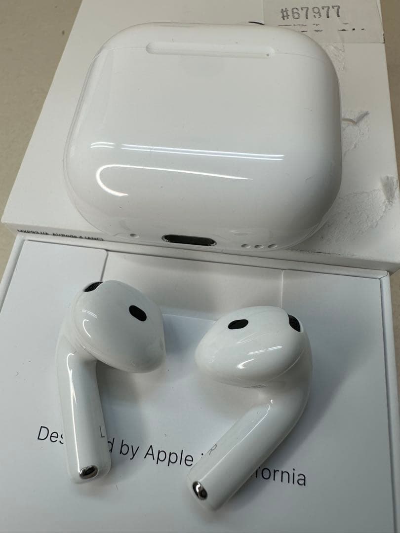 【極美品】AirPods 4 ANC搭載モデル MXP93J/A 9H2JX