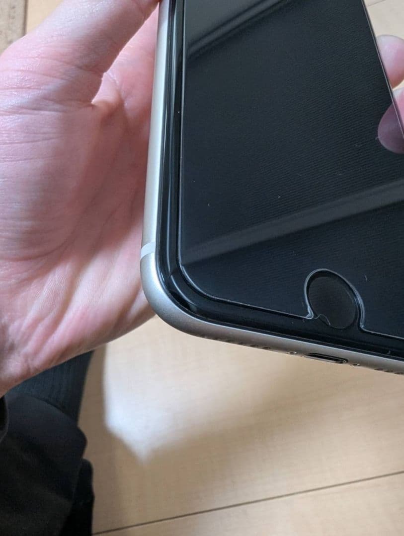 【中古、極美品】iPhoneSE第3世代、スターライト 64gb