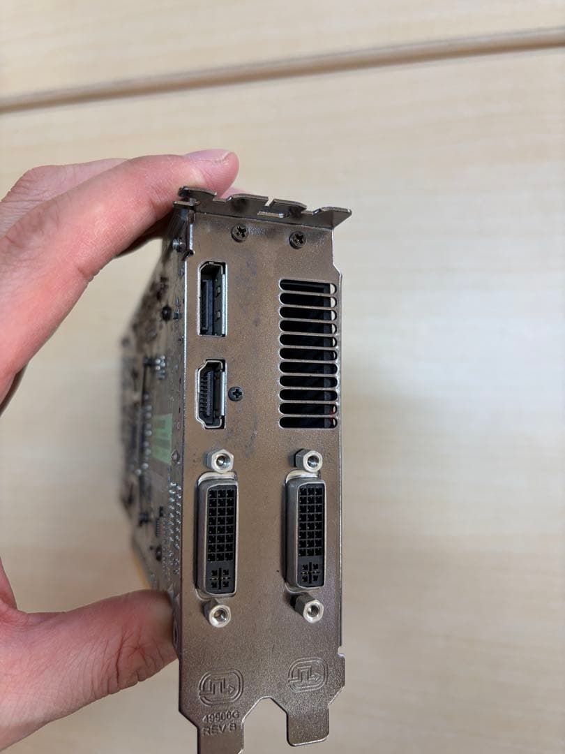 動作品 ASUS グラフィックボード ファン付き￼