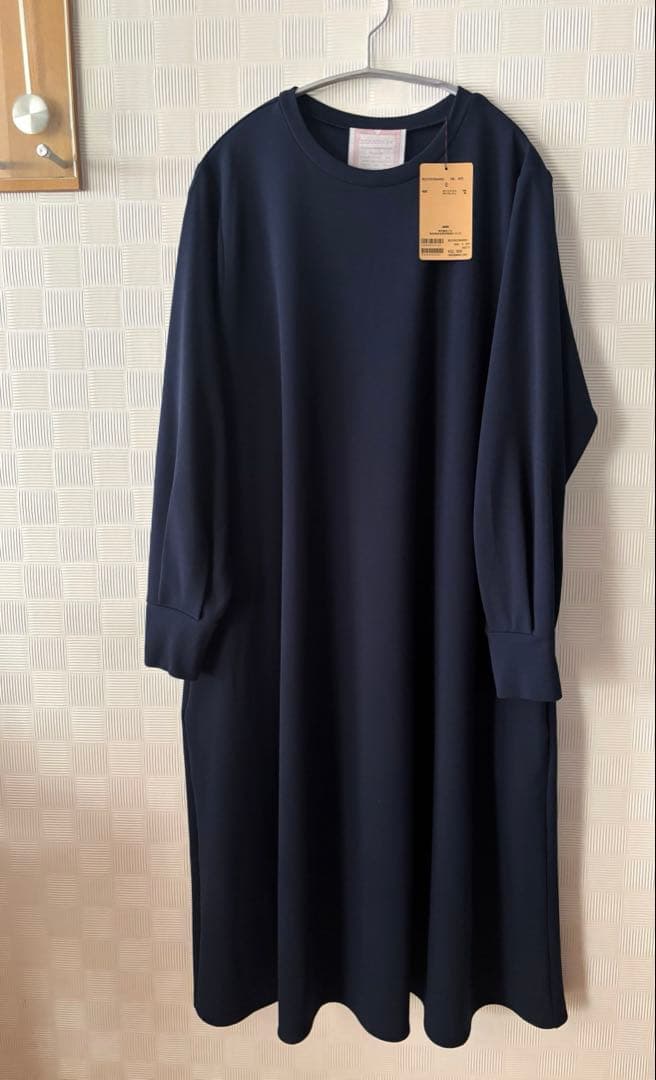 新品タグ付　ビアズリー Tワンピース　ネイビー　完売品　再お値下げ